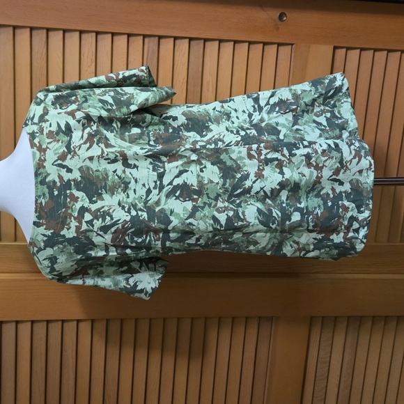 Green Boxy Relaxed Short Sleeve Tee - Picture 3 of 7